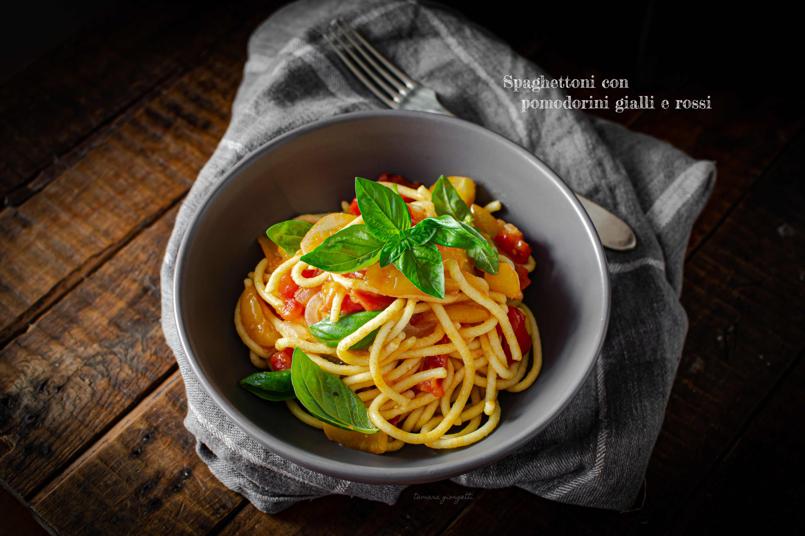 Spaghettoni All’uovo Artigianali Con Pomodorini Gialli E Rossi